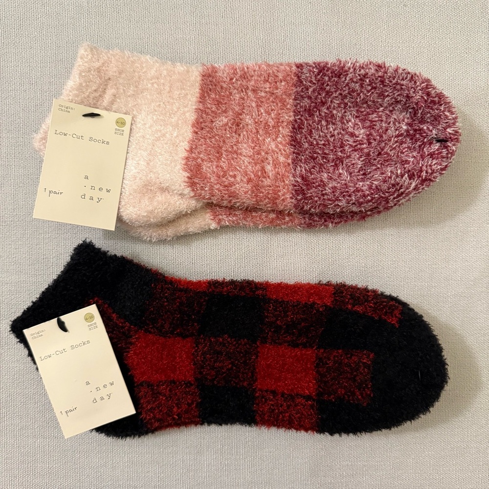 NWT 2pk A New Day Low-Cut Fuzzy Socks Women’s Size 4-10